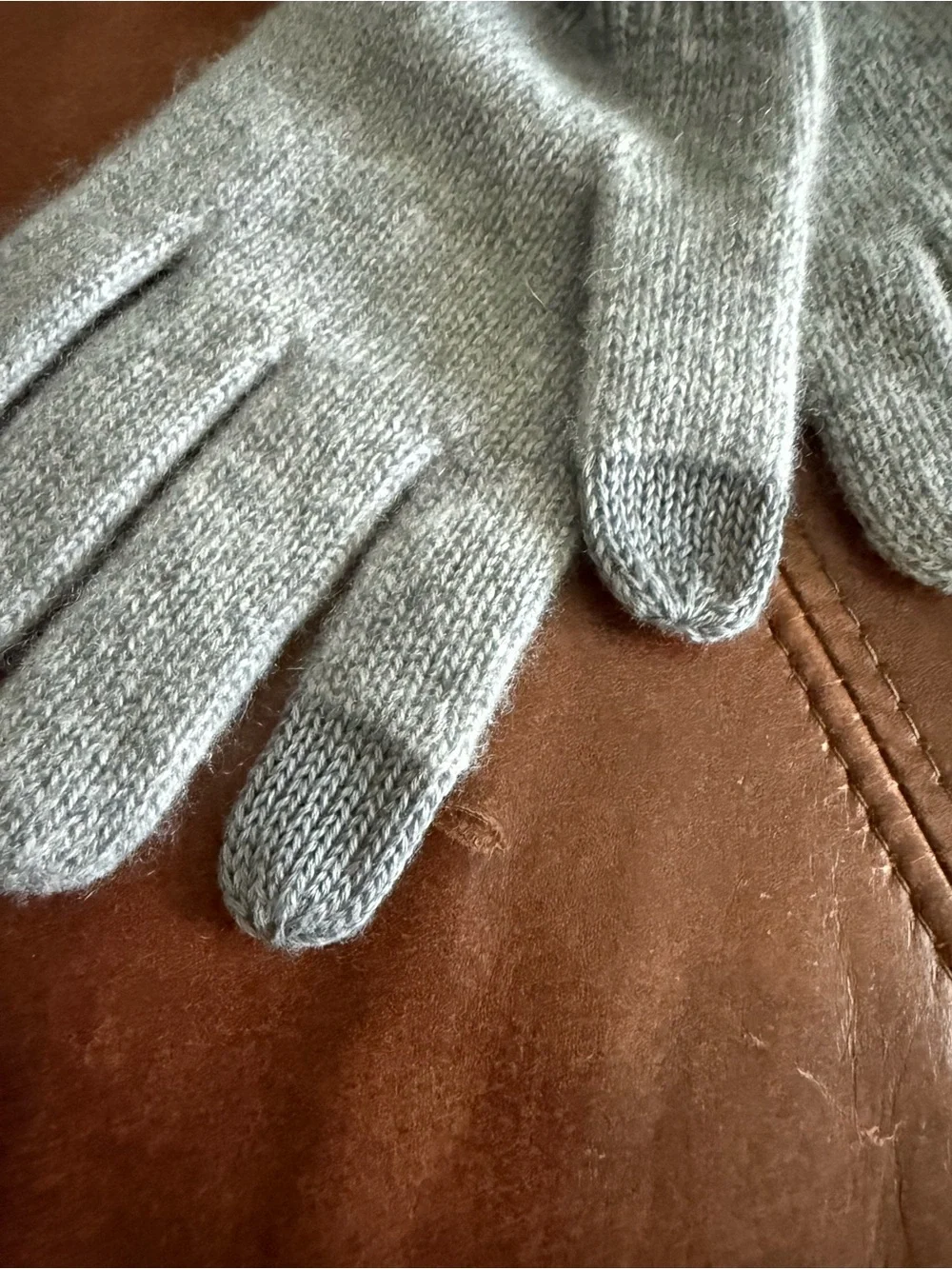 Nordstrom Light Gray Knit Cashmere-Blend Gloves